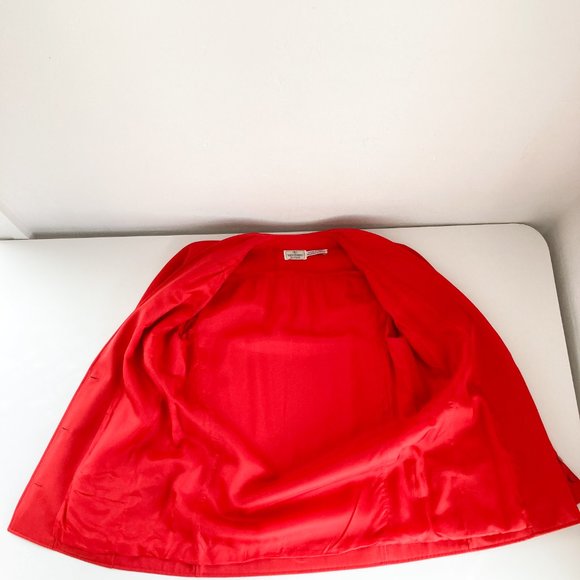 1970's Valentino Oversized Women's Red Blazer with Sewn in Shoulder Pads - Picture 11 of 13